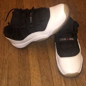 Air Jordan Retro 11  Low “Tuxedo”